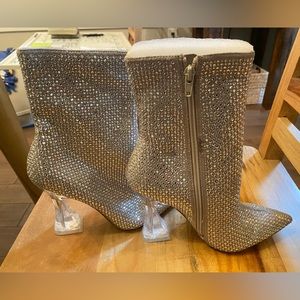 New Steve Madden Women’s 7 Boots Vivy Rhinestone Point Clear Flared Heel Booties